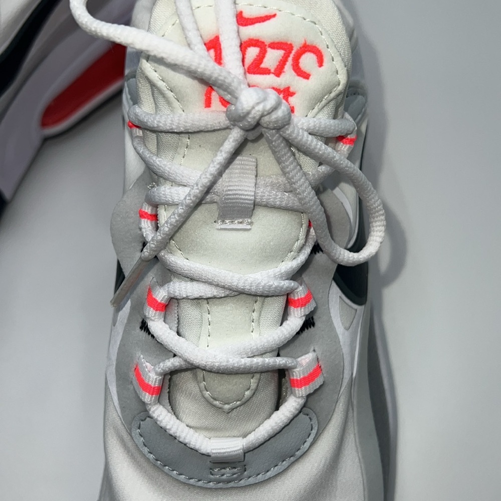 ❤️NWT NIKE AIR MAX 270 REACT SNEAKER - Picture 4 of 13